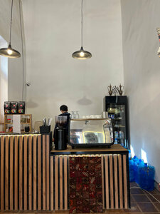 Magic House (ул. Бахауддина Накшбанда, 110), кафе в Бухаре