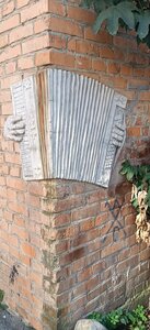 Музыкант (Республика Северная Осетия — Алания, Владикавказ, улица Тхапсаева), стрит-арт во Владикавказе