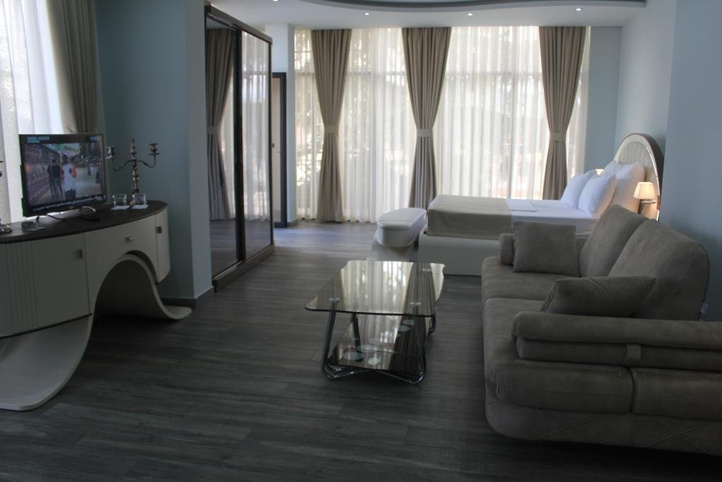 Фото Лайт Палас