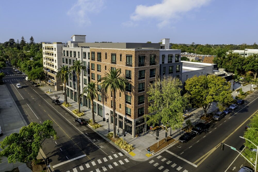 Фото The Fort Sutter Sacramento, Tapestry Collection by Hilton