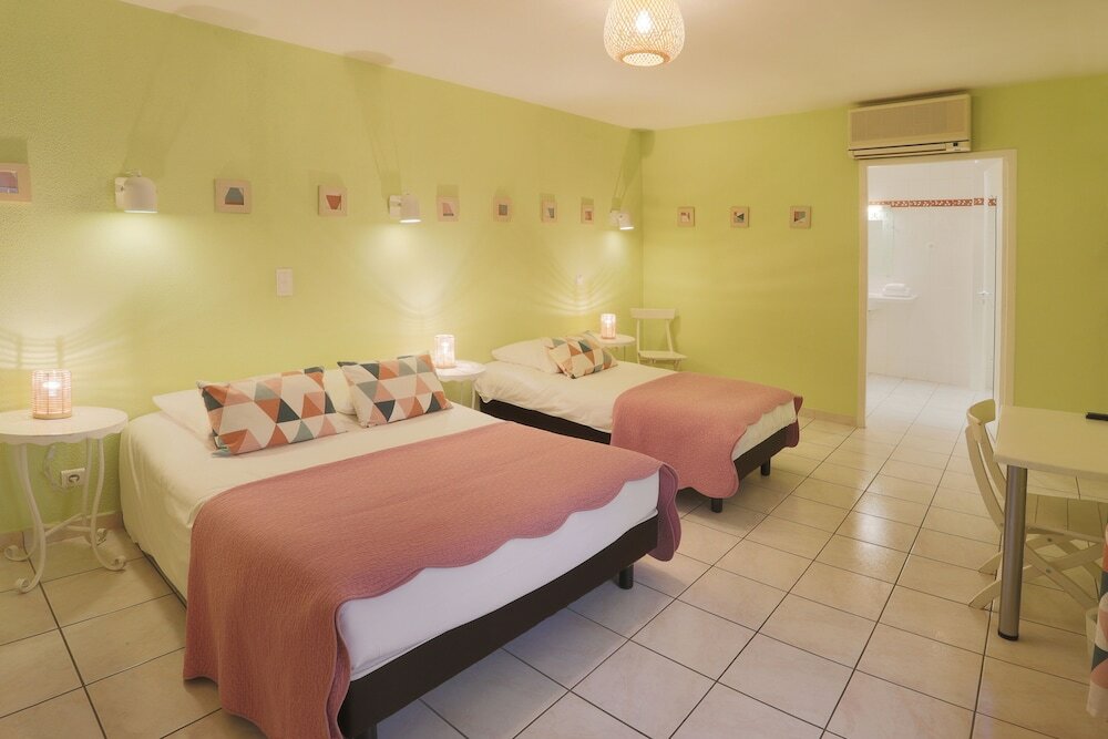 Фото L'Aptois Hotel