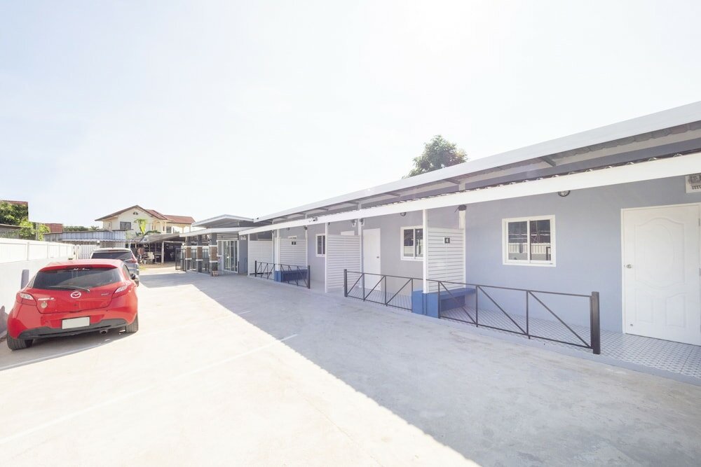 Фото Oyo 75383 Danthip Place