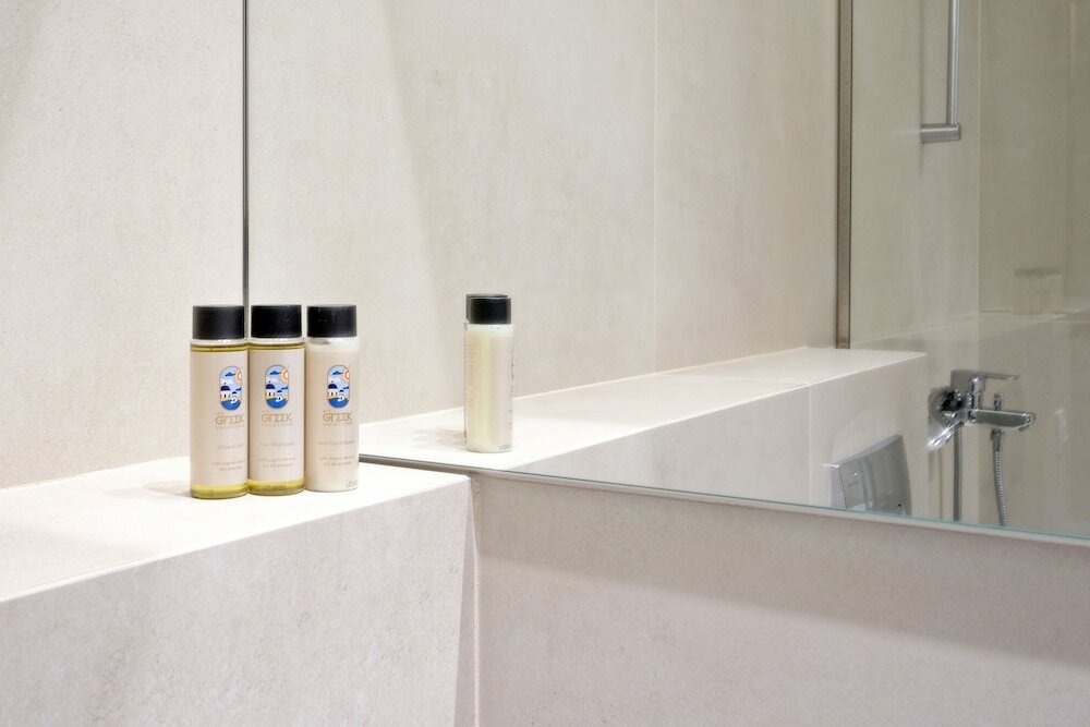 Фото The Flirty Athens