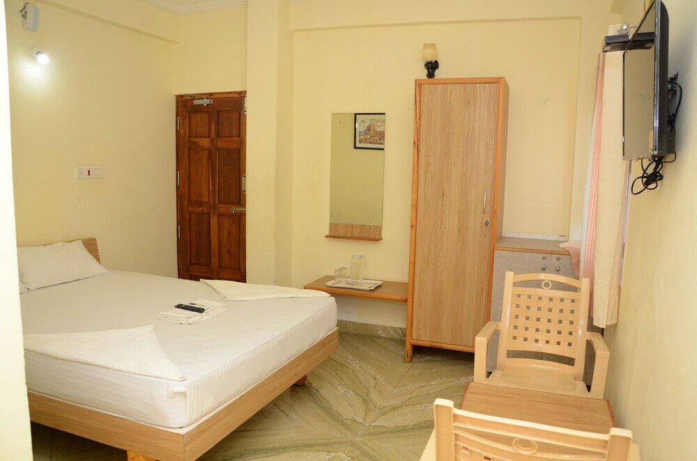 Фото Hotel Amutham Residency
