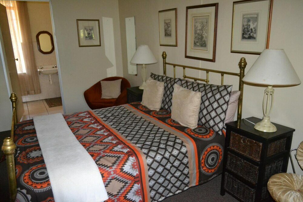 Фото Kestell Hotel