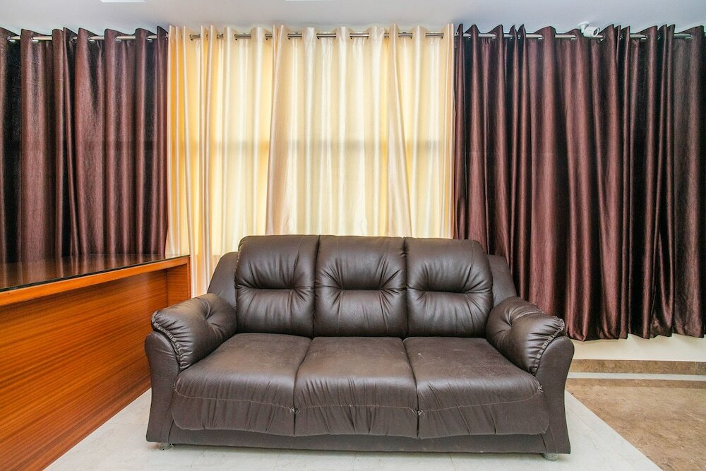 Фото Oyo 18836 Orchid Suites