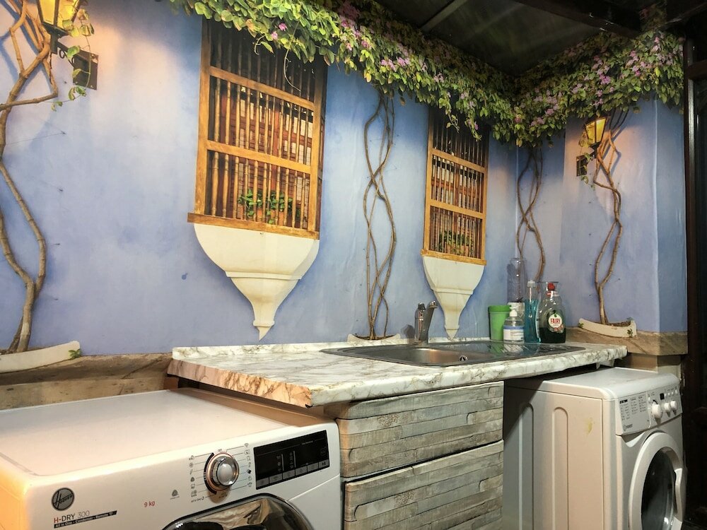 Фото Centrally Located 4 Bedroom House