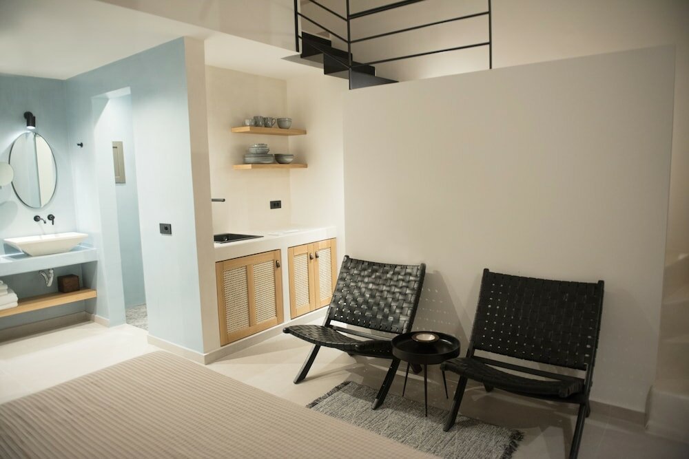 Фото Terra Nera Suites Santorini