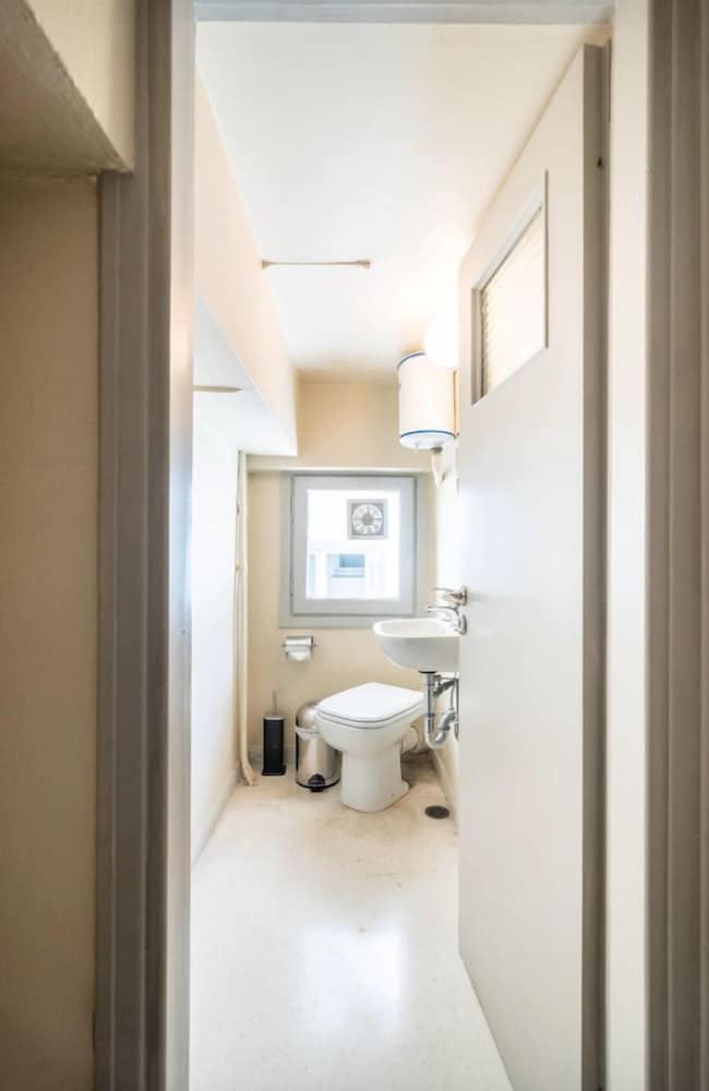 Фото Neoclassical Athenian 2-bed Apt Balcony