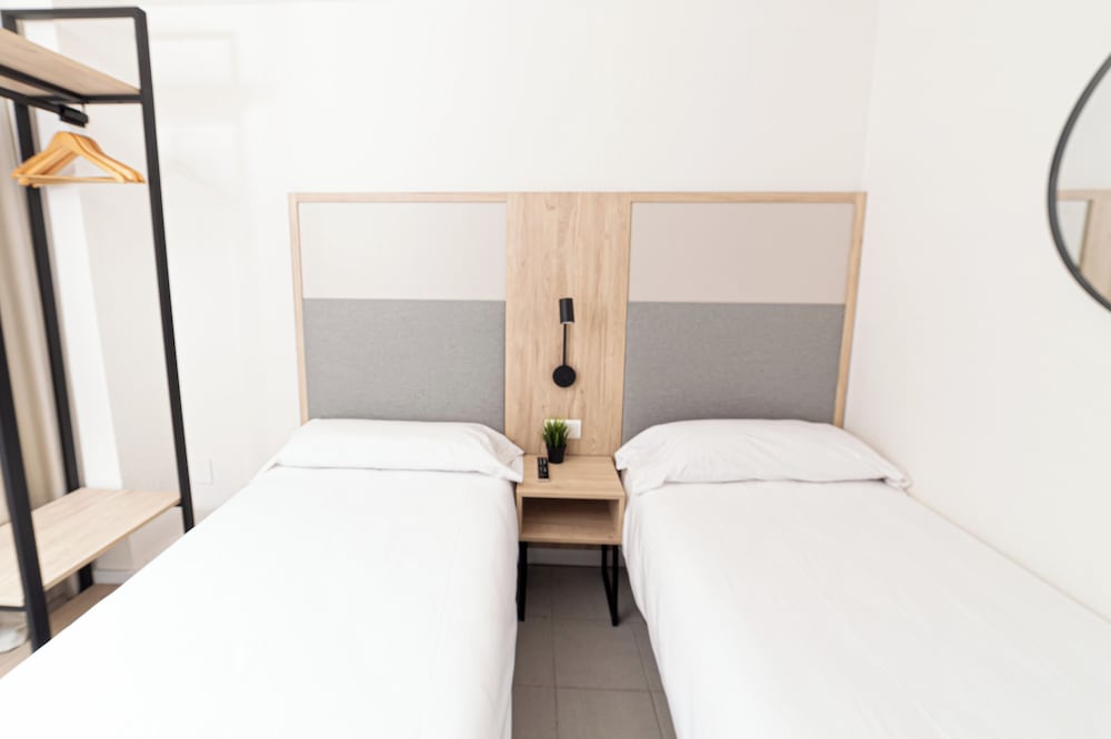 Фото Apartamentos Dynastic Rooms