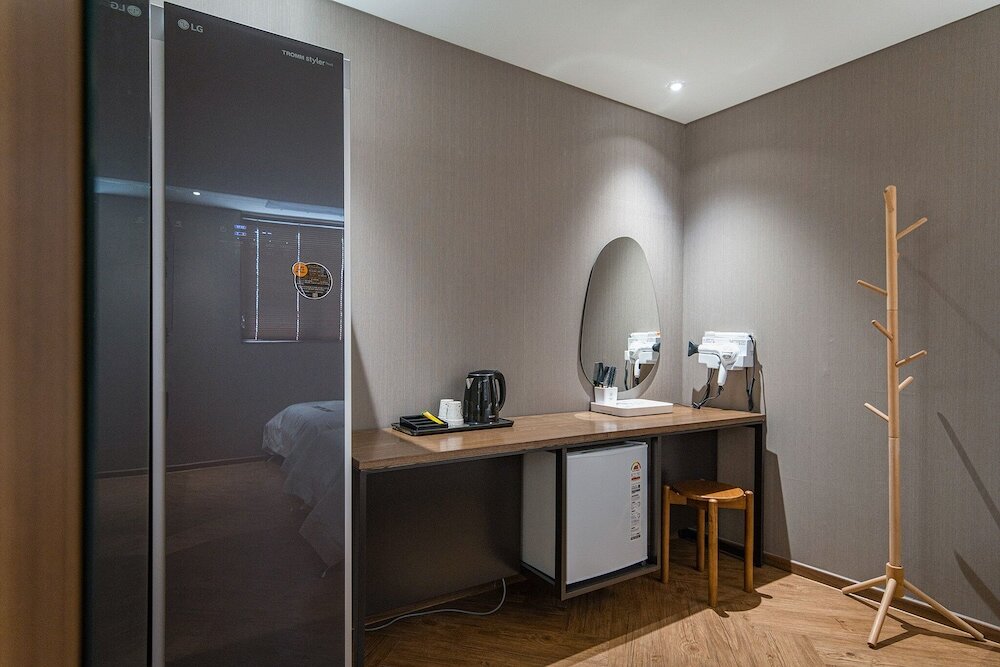 Фото Brown Dot Hotel Eurwangri