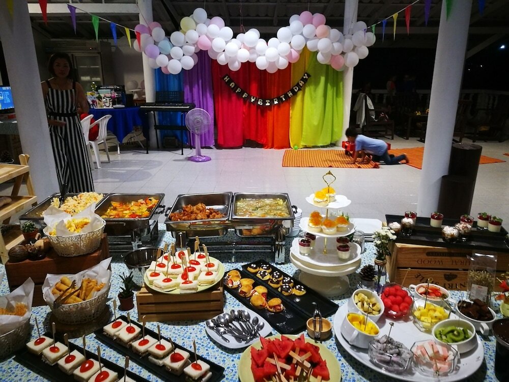 Фото On The Hill Karon Resort