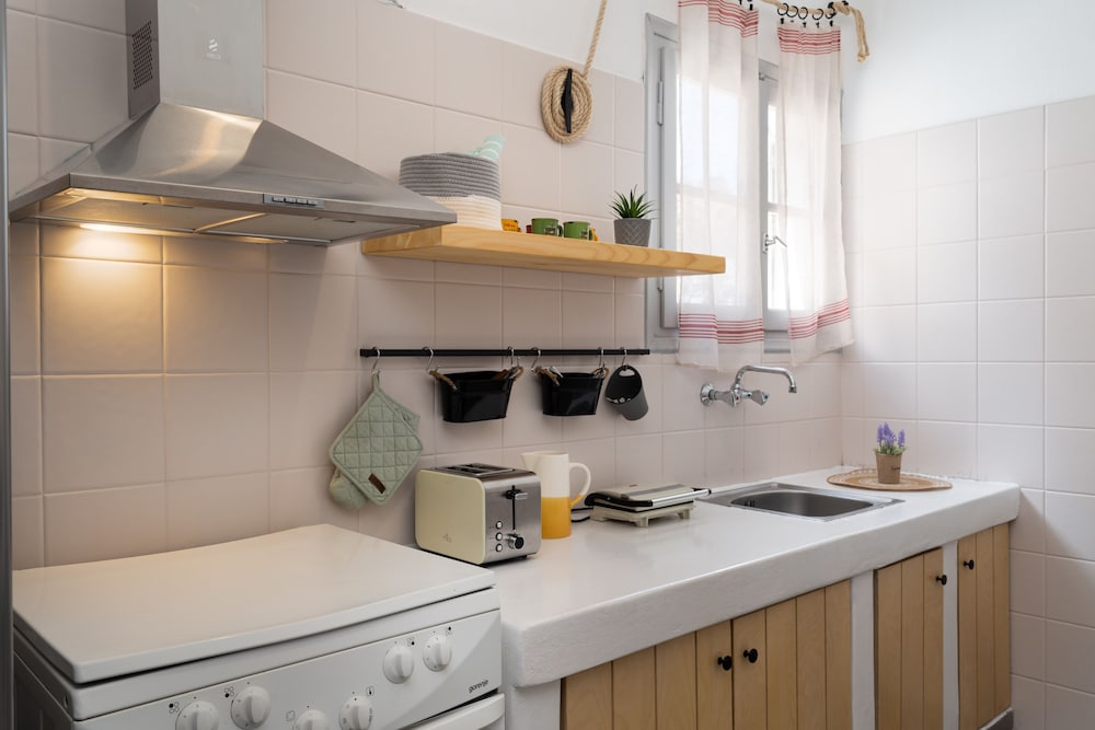 Фото Villa Tholos with Private Jacuzzi