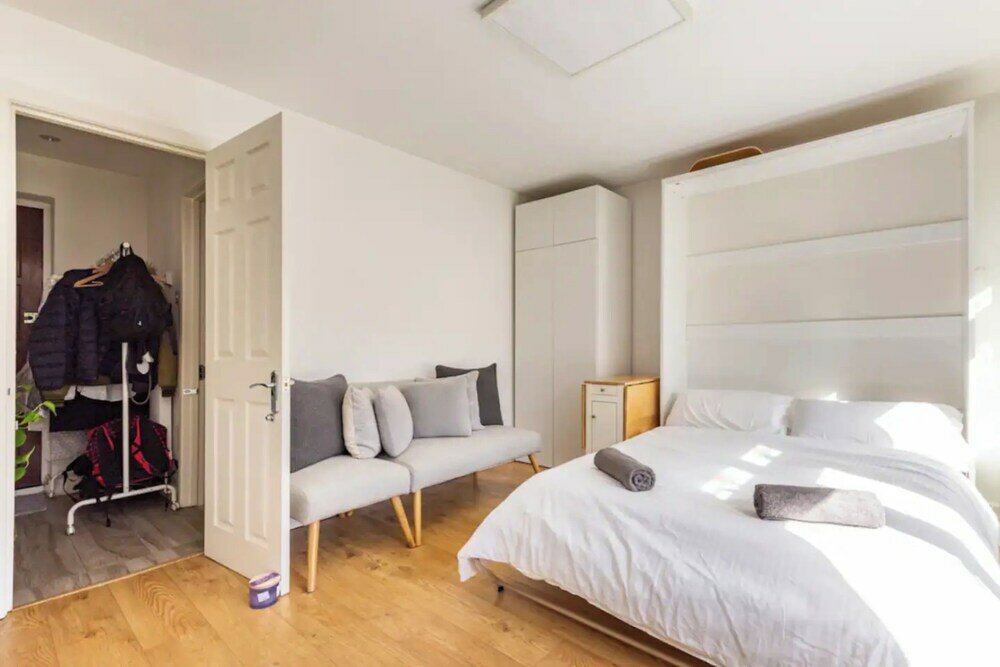 Фото Sunny 3bd House W/private Garden - Wapping!