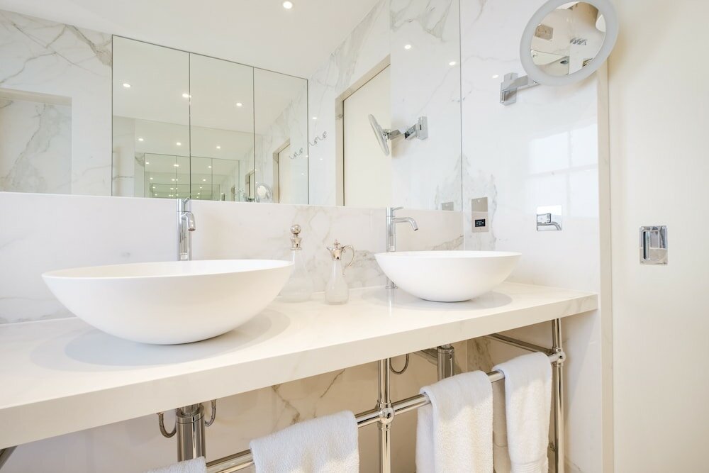 Фото Luxury Home with 3 Bed 2 Bath in London