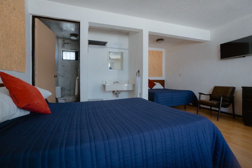 Фото Hotel Zacatecas Courts