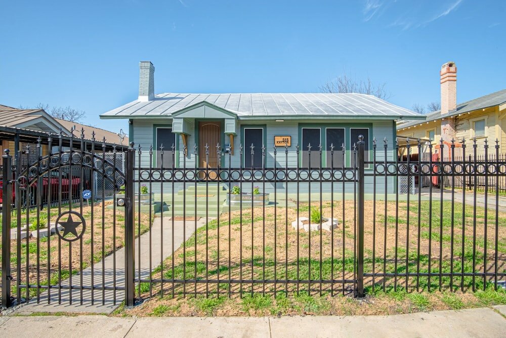 Фото Vibrant Fully Gated 2br/2ba 4 Mins From Downtown