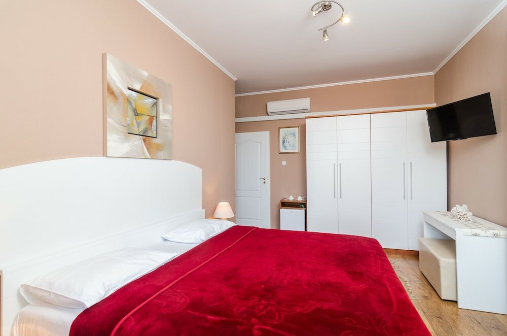 Фото Rooms Lydia - Adults Only