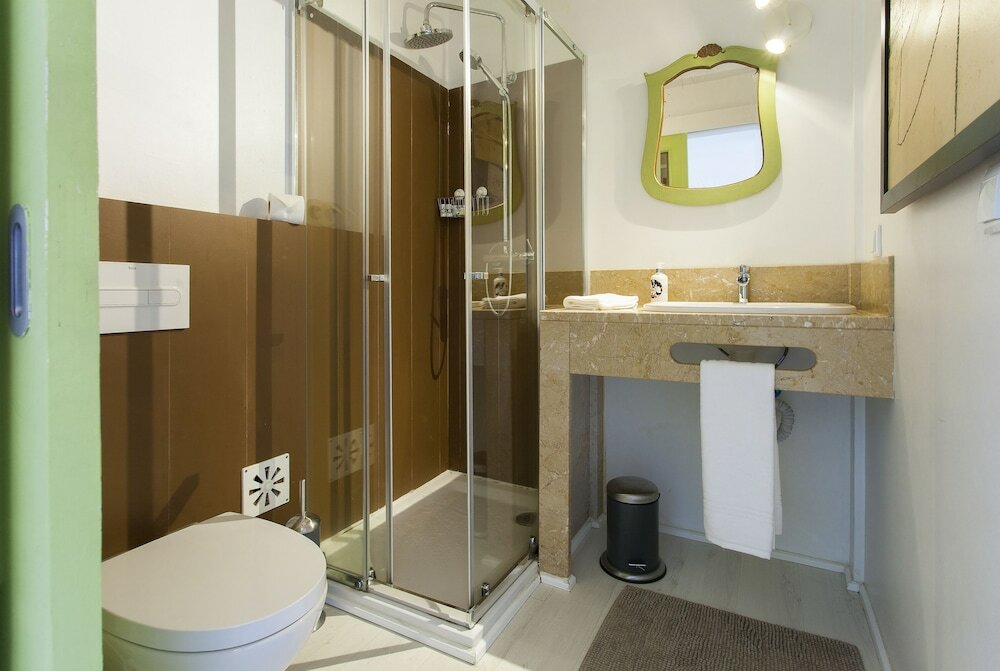 Фото Altido Charming 2br Apt w workspace at the heart of Alfama