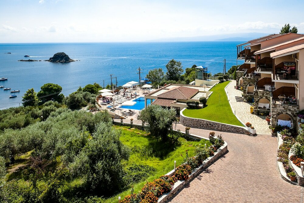 Фото La Luna Hotel