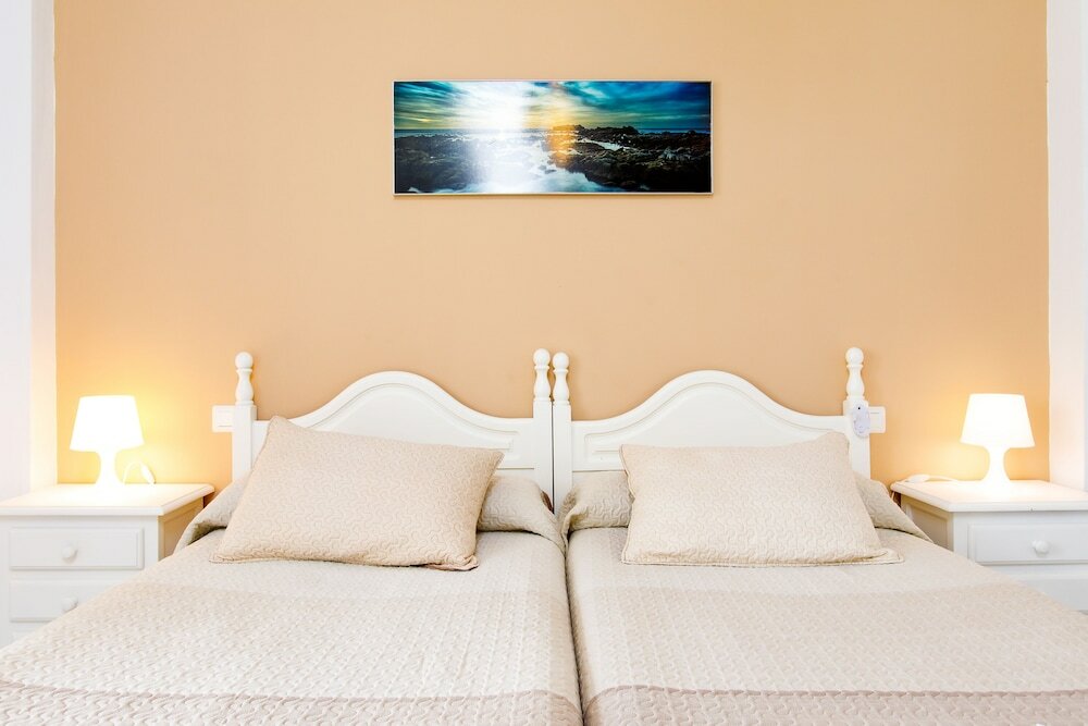 Фото Apartamentos Turísticos Almoraide