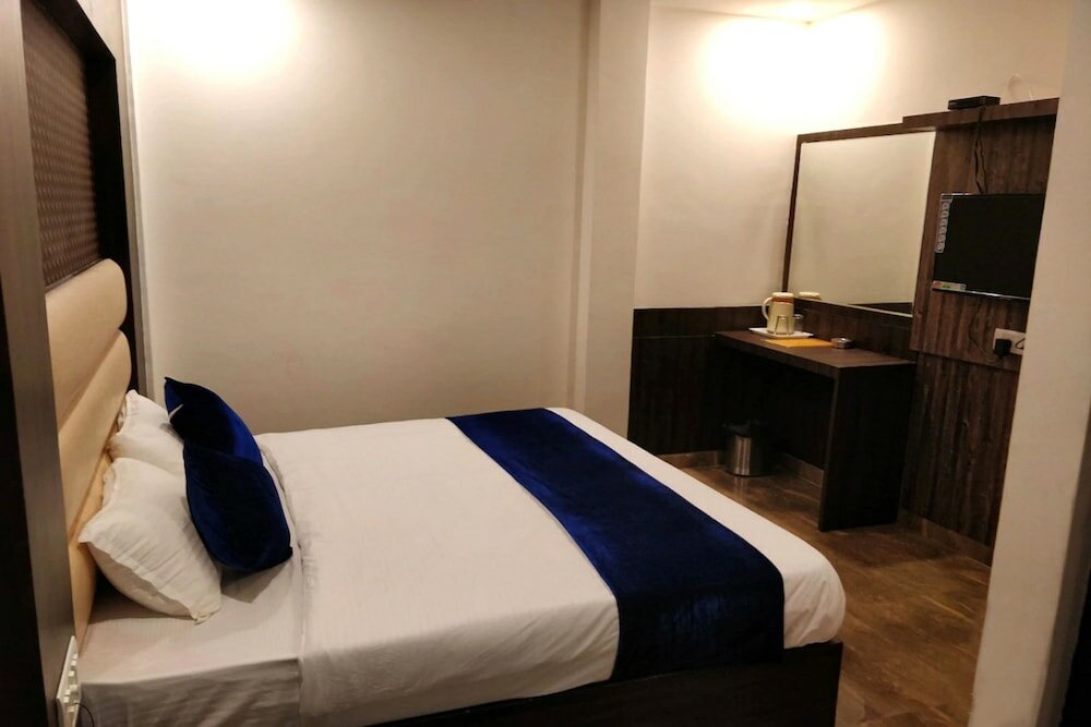 Фото Goroomgo Samrat Lucknow