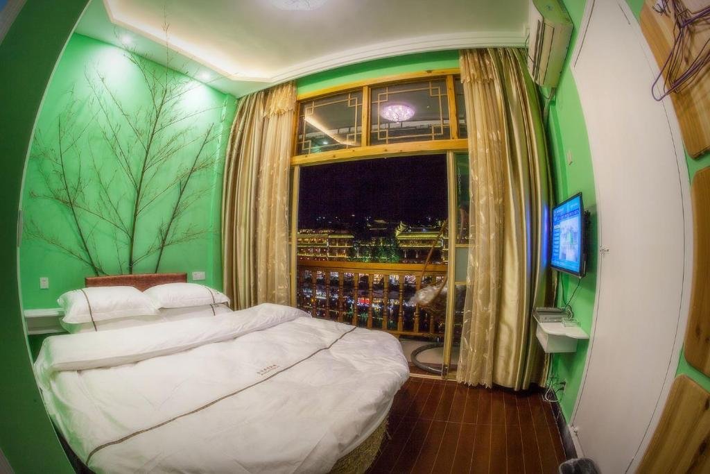 Фото Fenghuang Jinshui'an Inn