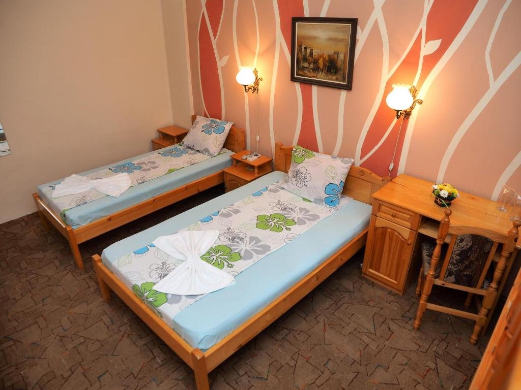 Фото Family Hotel Tangra