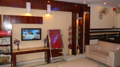 Фото Hotel Maanvi