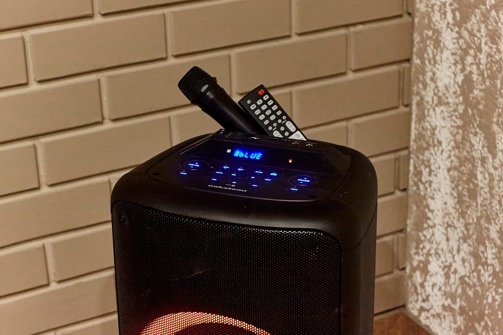 Фото Де факто