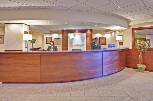 Гостиница Holiday Inn Express & Suites Mississauga-Toronto Southwest