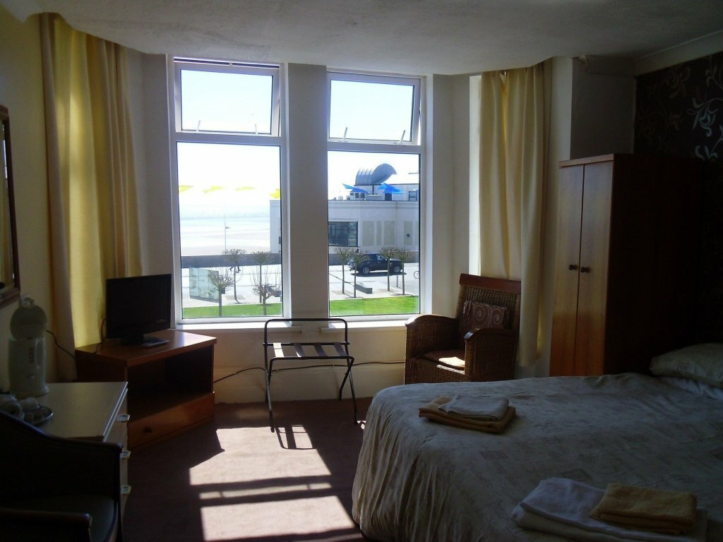 Hotel Yorkies Guest House, Bridlington, photo