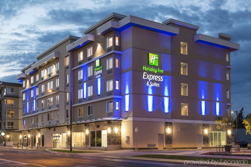 Фото Holiday Inn Express & Suites Victoria Colwood by IHG