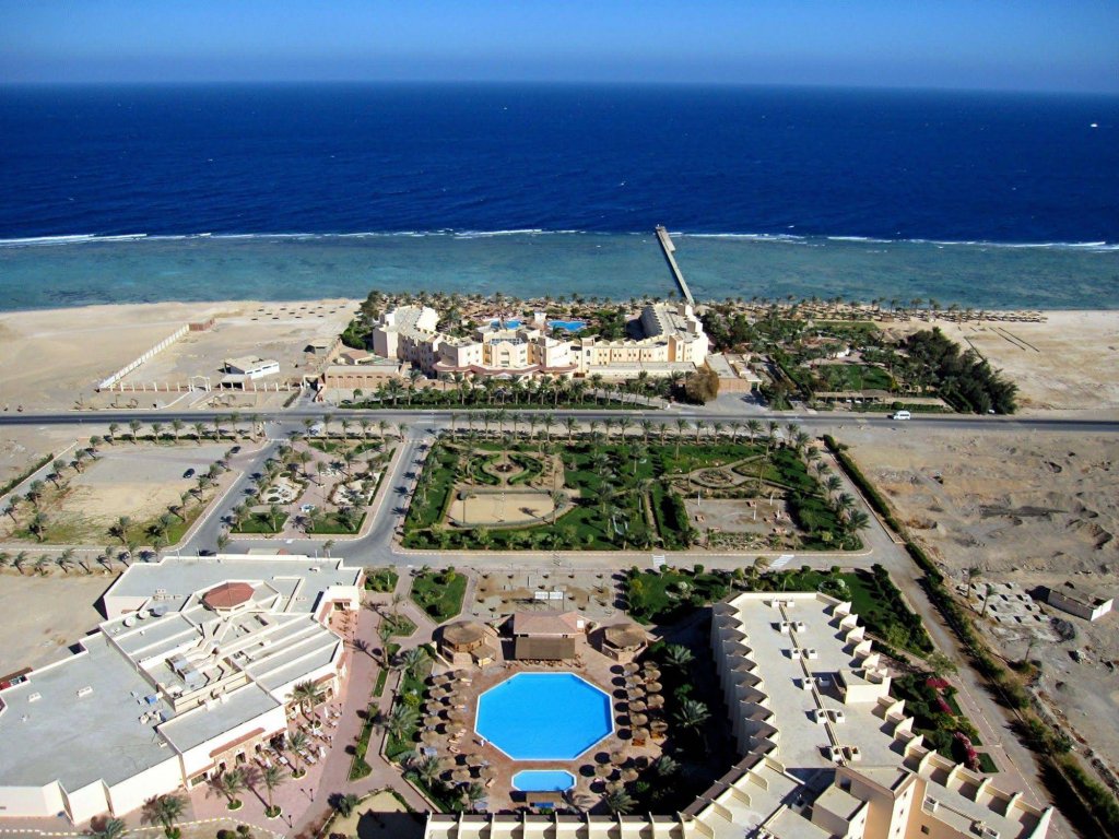 Фото Flamenco Beach and Resort