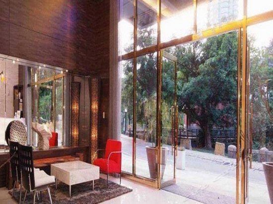 Фото Golden Hot Spring Hotel