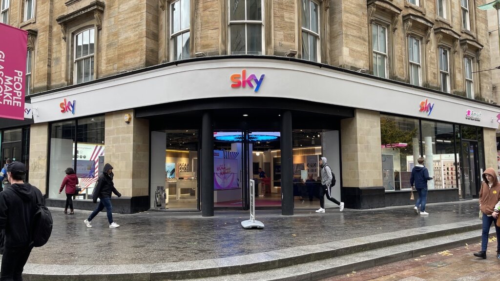 Mobile phone store Sky, Glasgow, photo