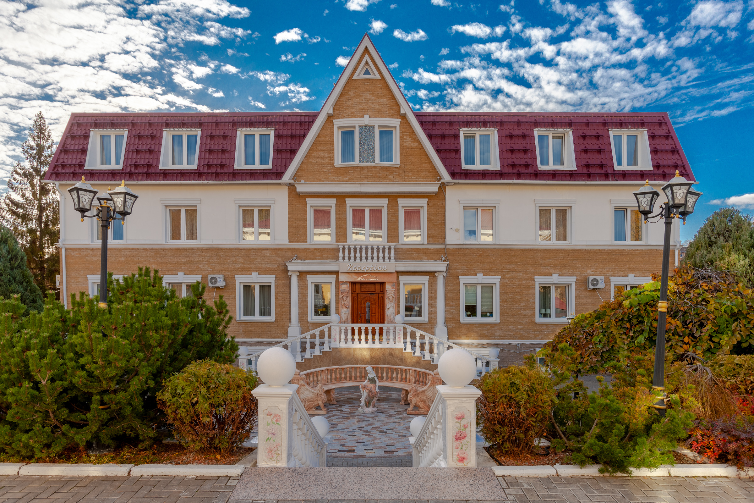 Фото отеля 2