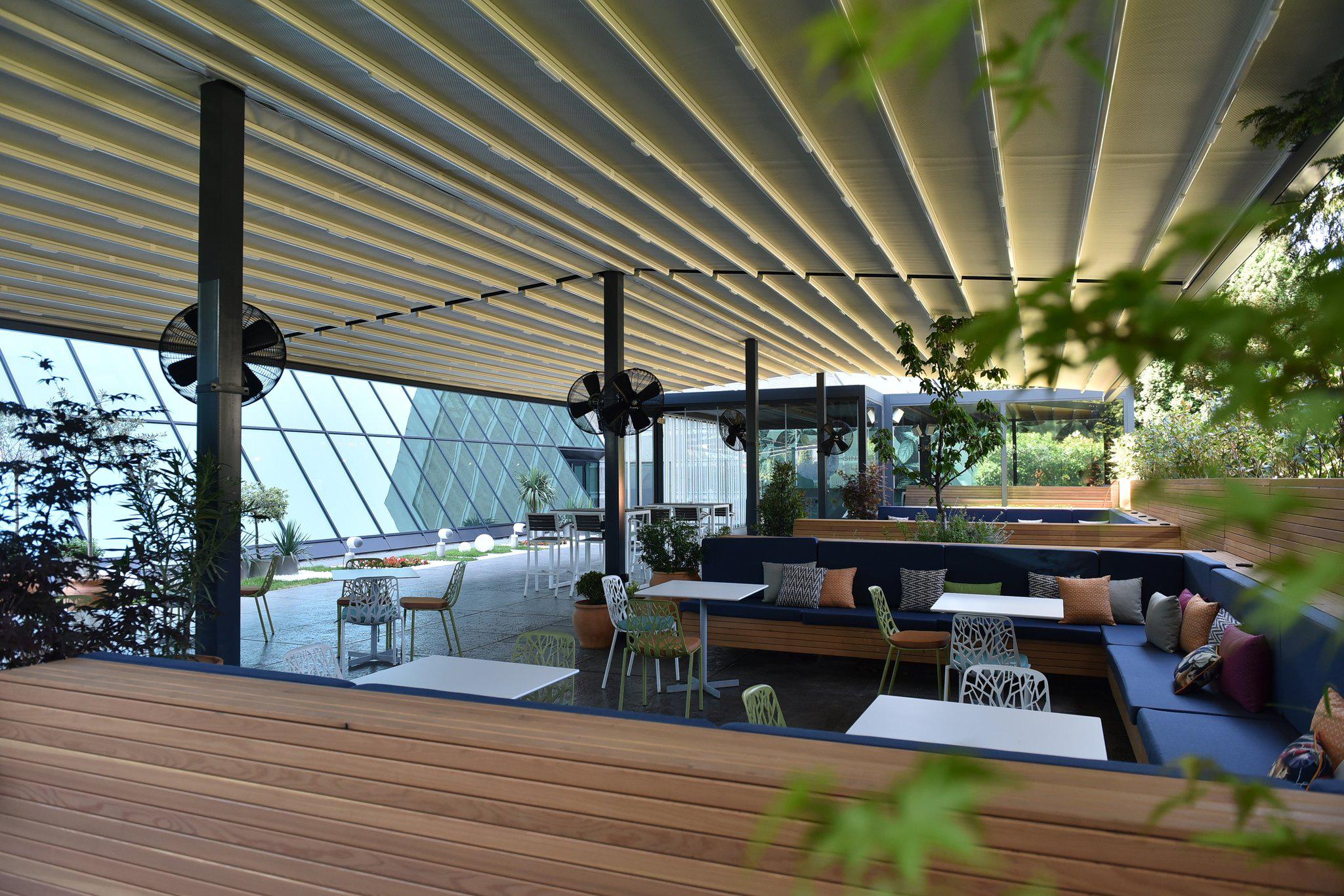 Фото Краун Плаза Белград