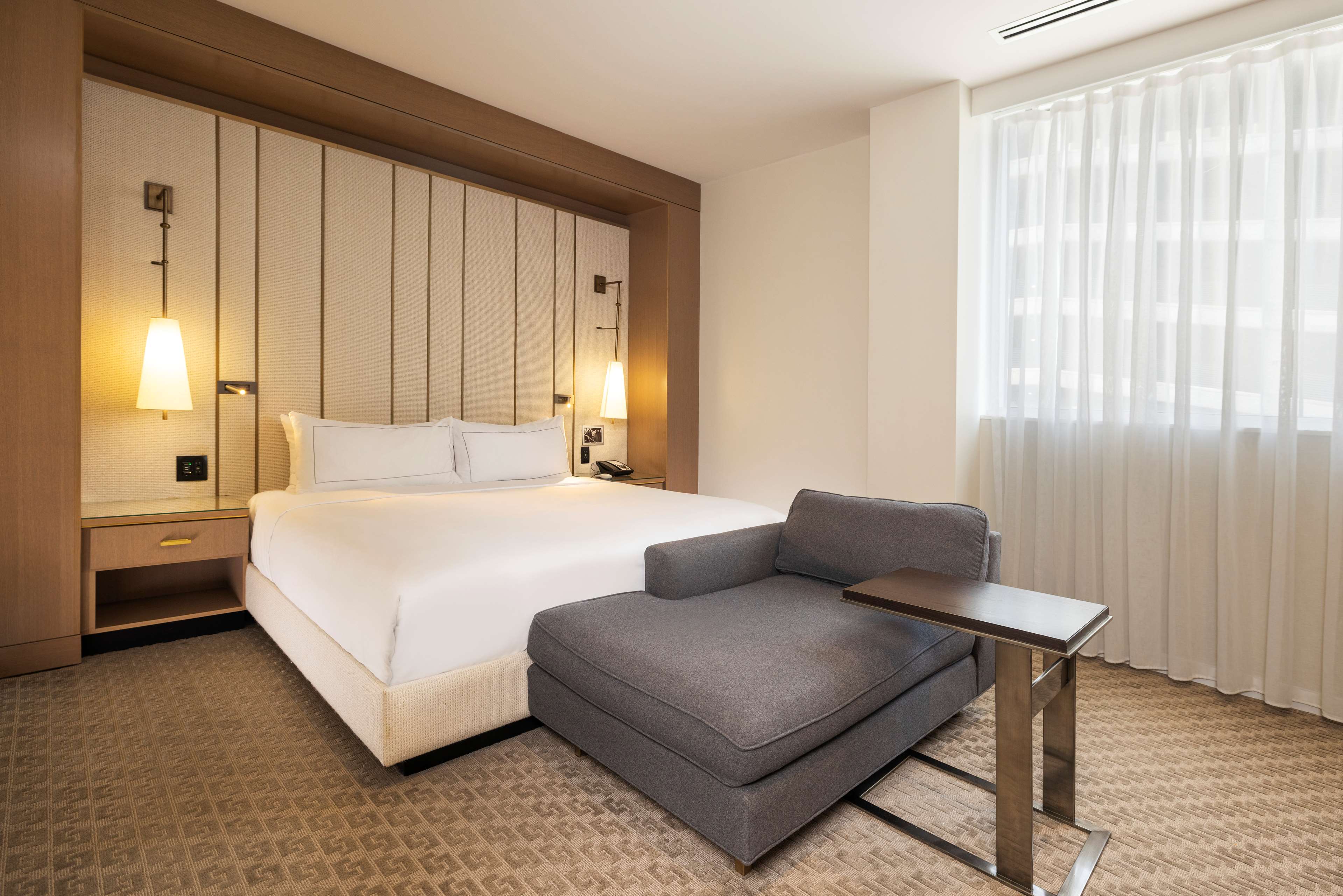 Фото The Statler Dallas Curio Collection by Hilton