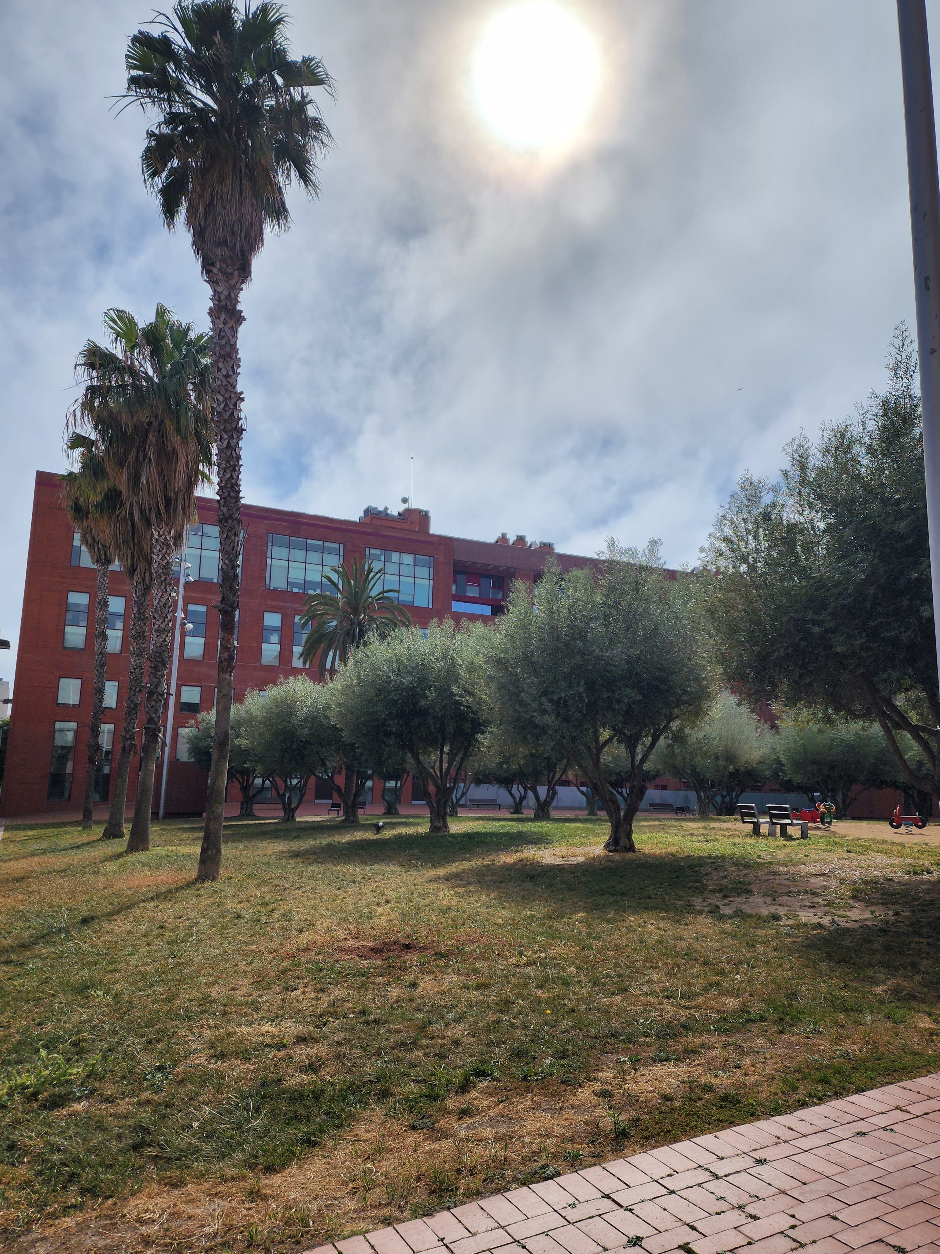 Фото Travelodge Barcelona Poblenou