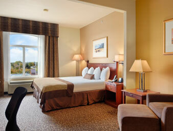 Фото Wingate by Wyndham Edmonton West