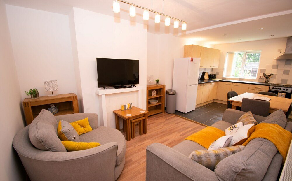 Фото Ideal Lodgings in Bury - Redvales