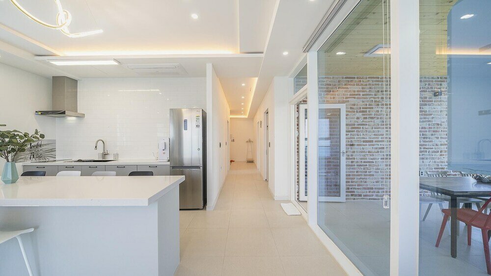 Фото Yeosu Riaeddo Poolvilla Pension