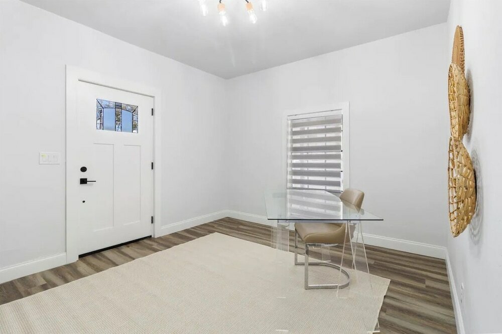 Фото Spacious 4 Br Near Fl Aquarium