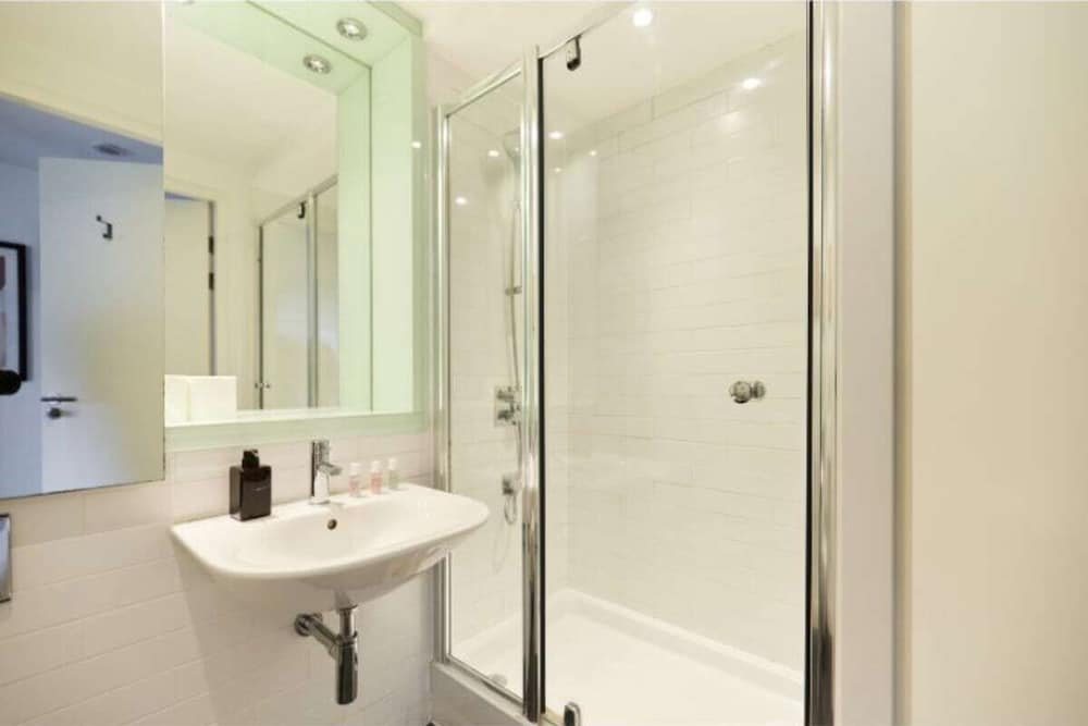 Фото The Graham Park Hideout - Breathtaking 2bdr Flat With Balcony