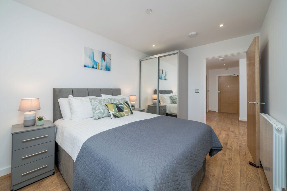 Фото Skyvillion - Woolwich 2-Bed Apartments