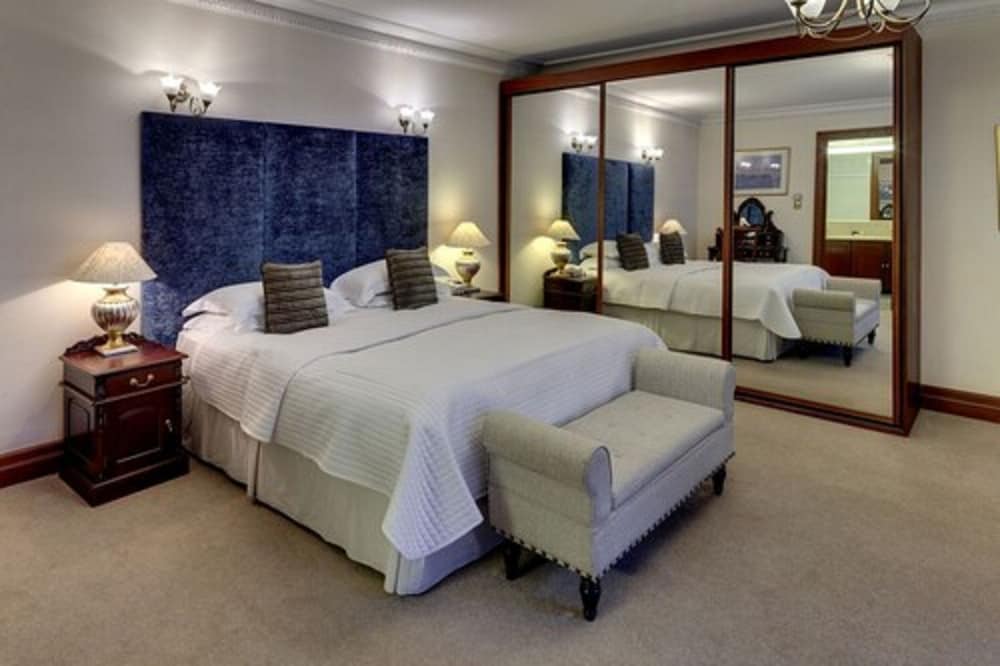 Фото Carlton Court - Mayfair