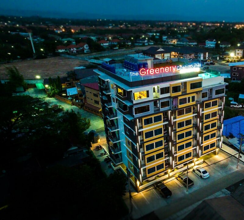 Гостиница The Greenery Central Suites