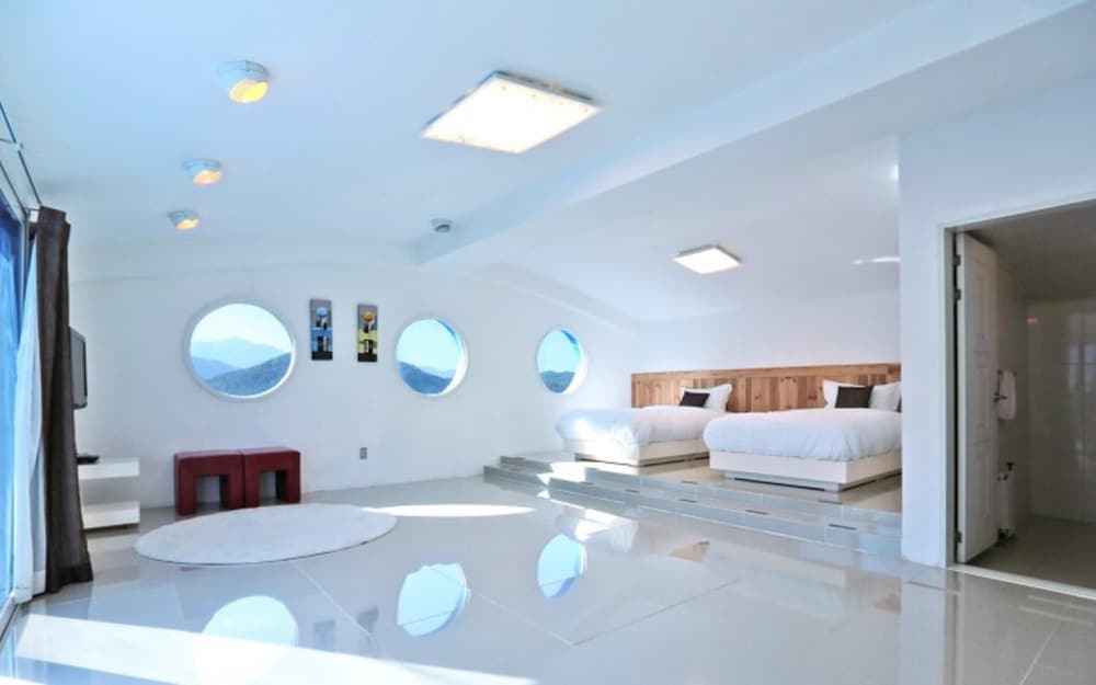 Фото Yangyang Lodes Pool Villa