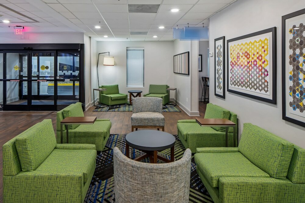 Фото Holiday Inn Express Atlanta Airport - College Park, an Ihg Hotel